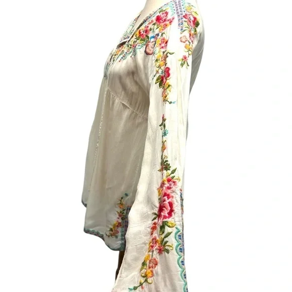 Johnny Was White Embroidered Floral Boho Peasant Top - Picture 4 of 10